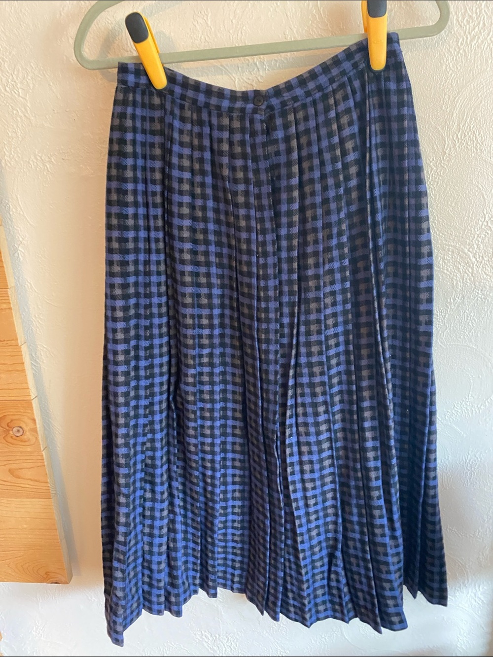 Vintage wool Blue and Black Plaid Pleated Midi Skirt